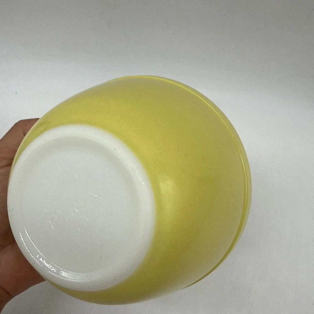 Vintage Pyrex 401 Yellow 1.5 Pint Nested Mixing Bowl